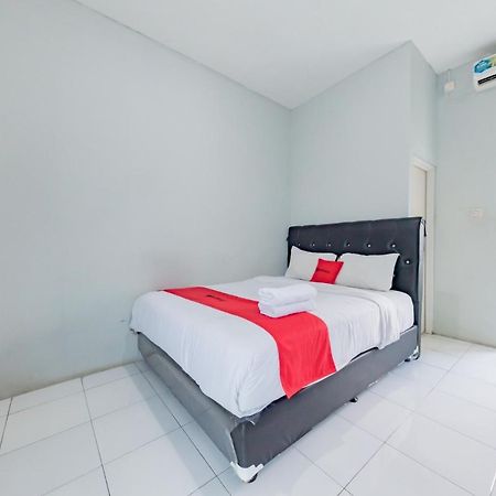 Reddoorz Syariah Near Rs Hermina Сукабуми Екстериор снимка